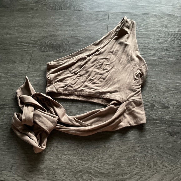 Nude Crop top - Picture 2 of 3